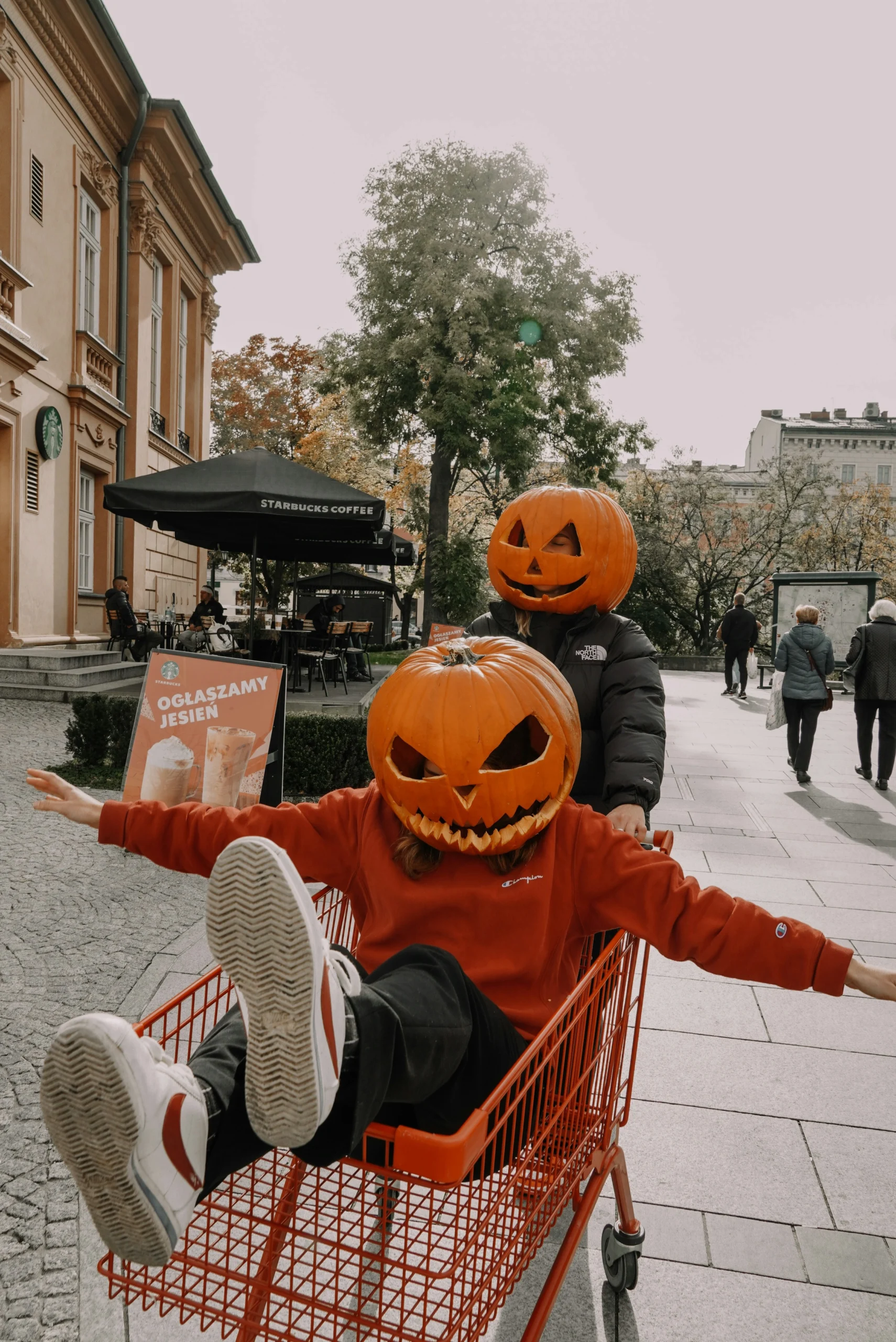 Guía de compras para Halloween 2026: Ahorra en disfraces y decoración